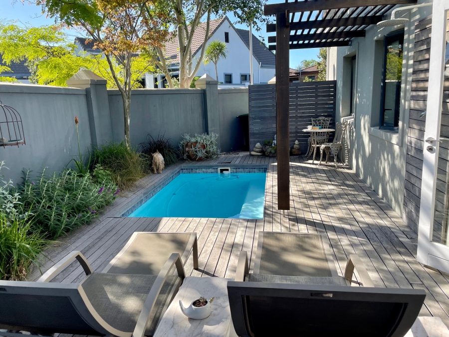 2 Bedroom Property for Sale in Graanendal Western Cape